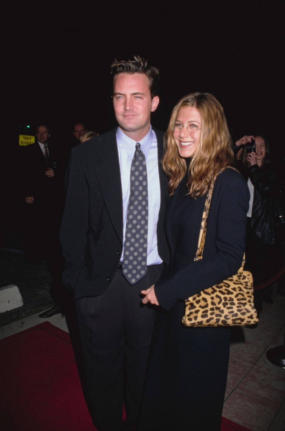 Matthew Perry i Jennifer Aniston w Los Angeles, luty 1998 r. (Fot. Getty Images)