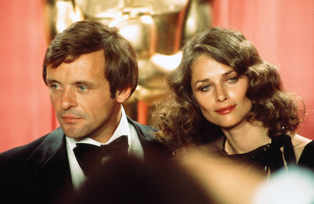 Anthony Hopkins i actress Charlotte Rampling na Oscarach w 1976 roku (Fot. Getty Images)