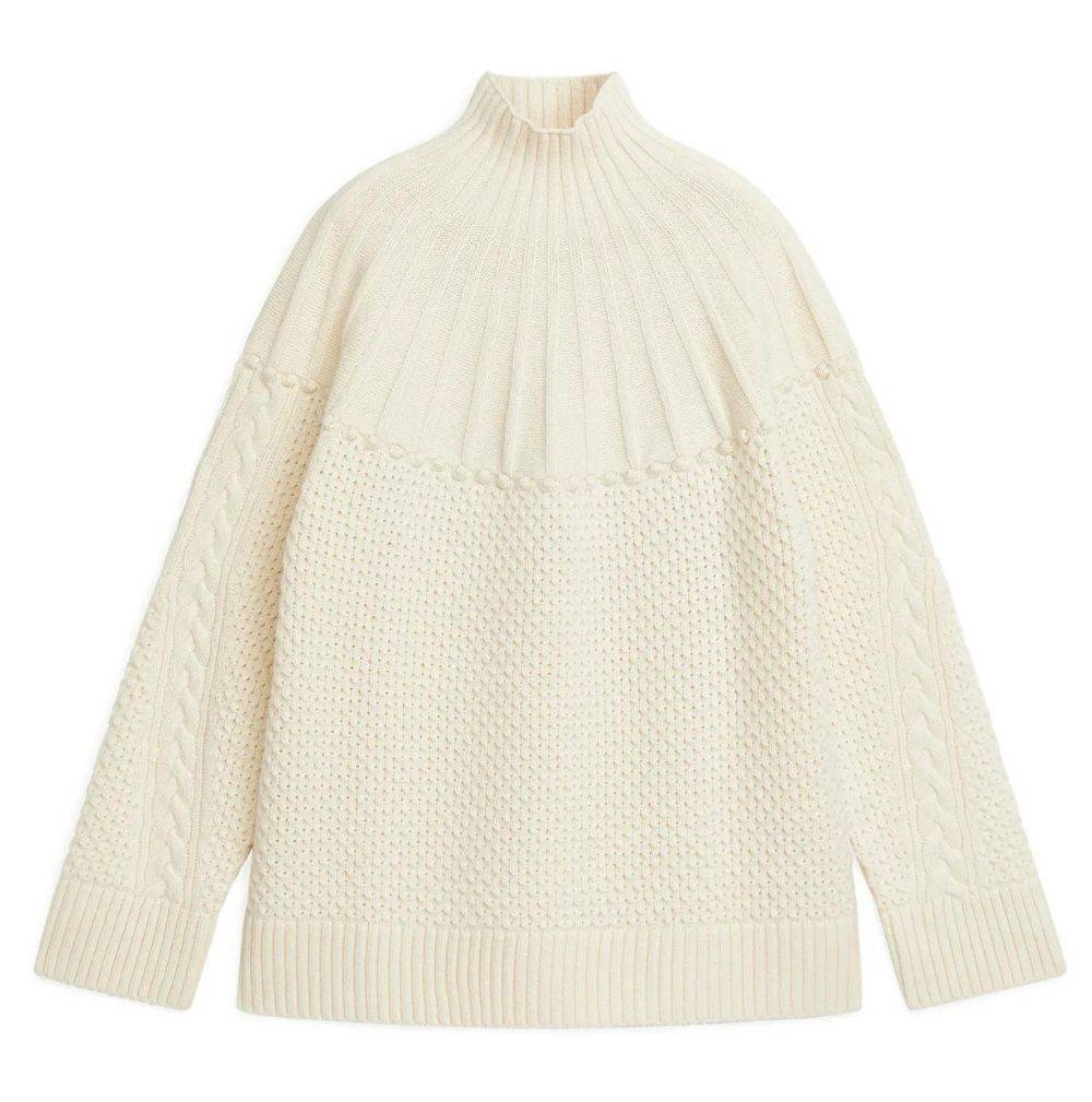 Sweter Arket, ok. 700 zł (Fot. materiały prasowe)