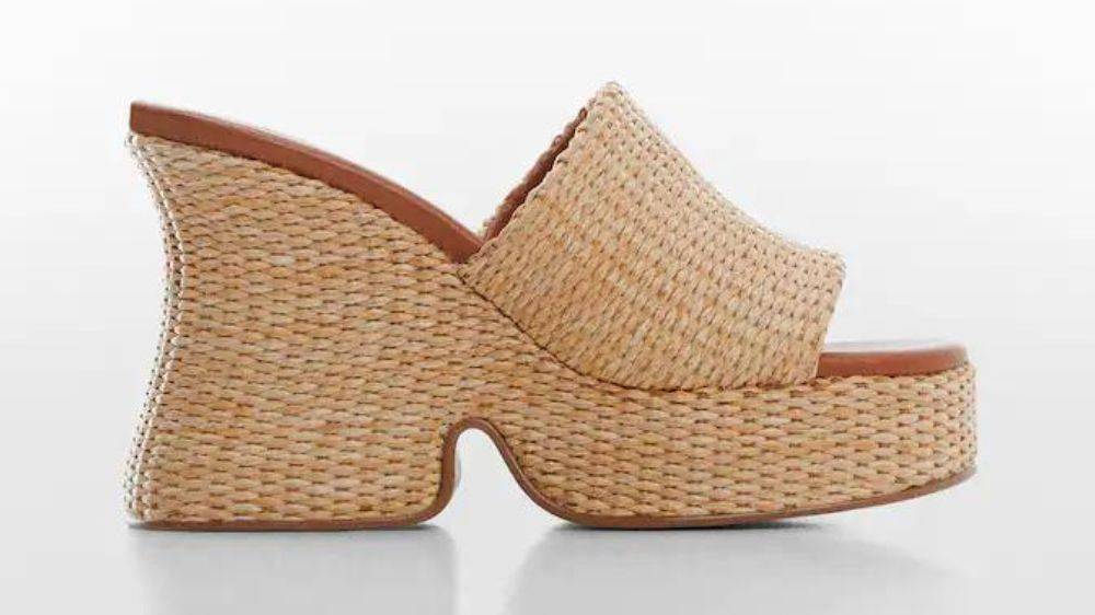 Espadryle na obcasie klinowym Mango x Simon Miller, 649,99 zł (Fot. materiały prasowe)