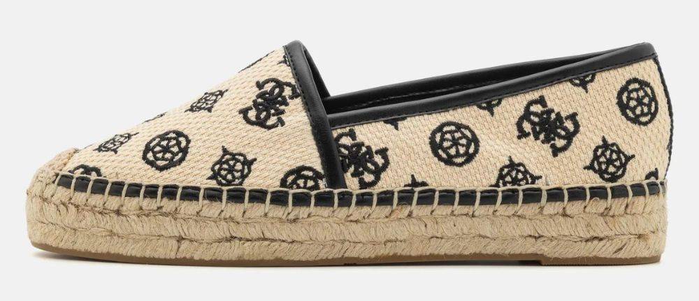 Kolorowe espadryle, Guess, 495 zł (Fot. materiały prasowe)