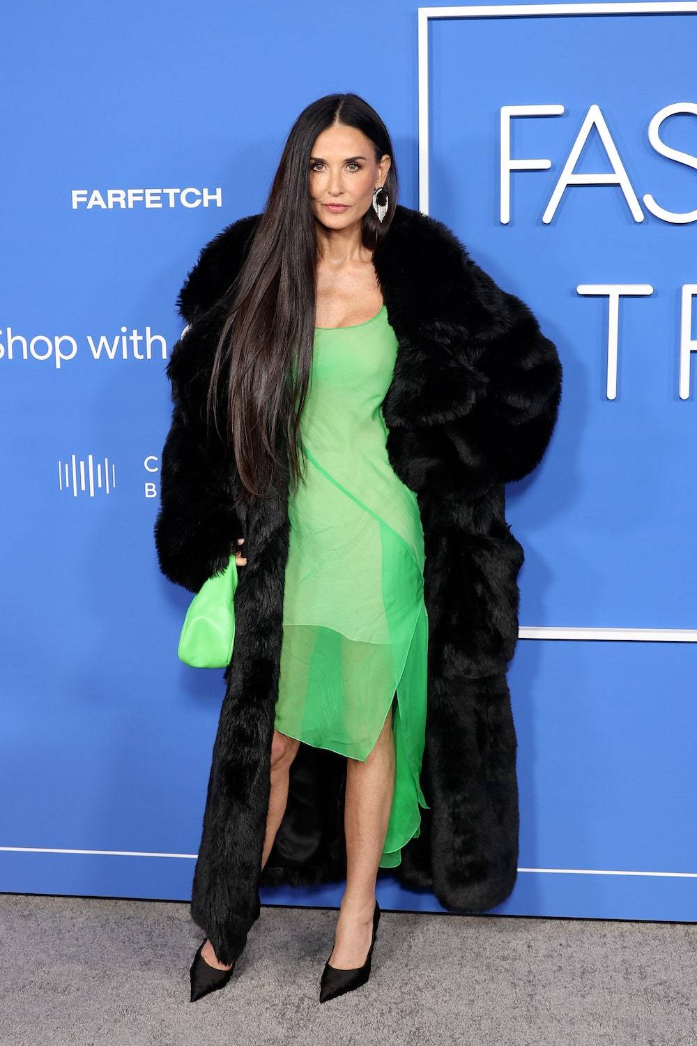 Demi Moore w zielonej slip dress (Fot. Getty Images)