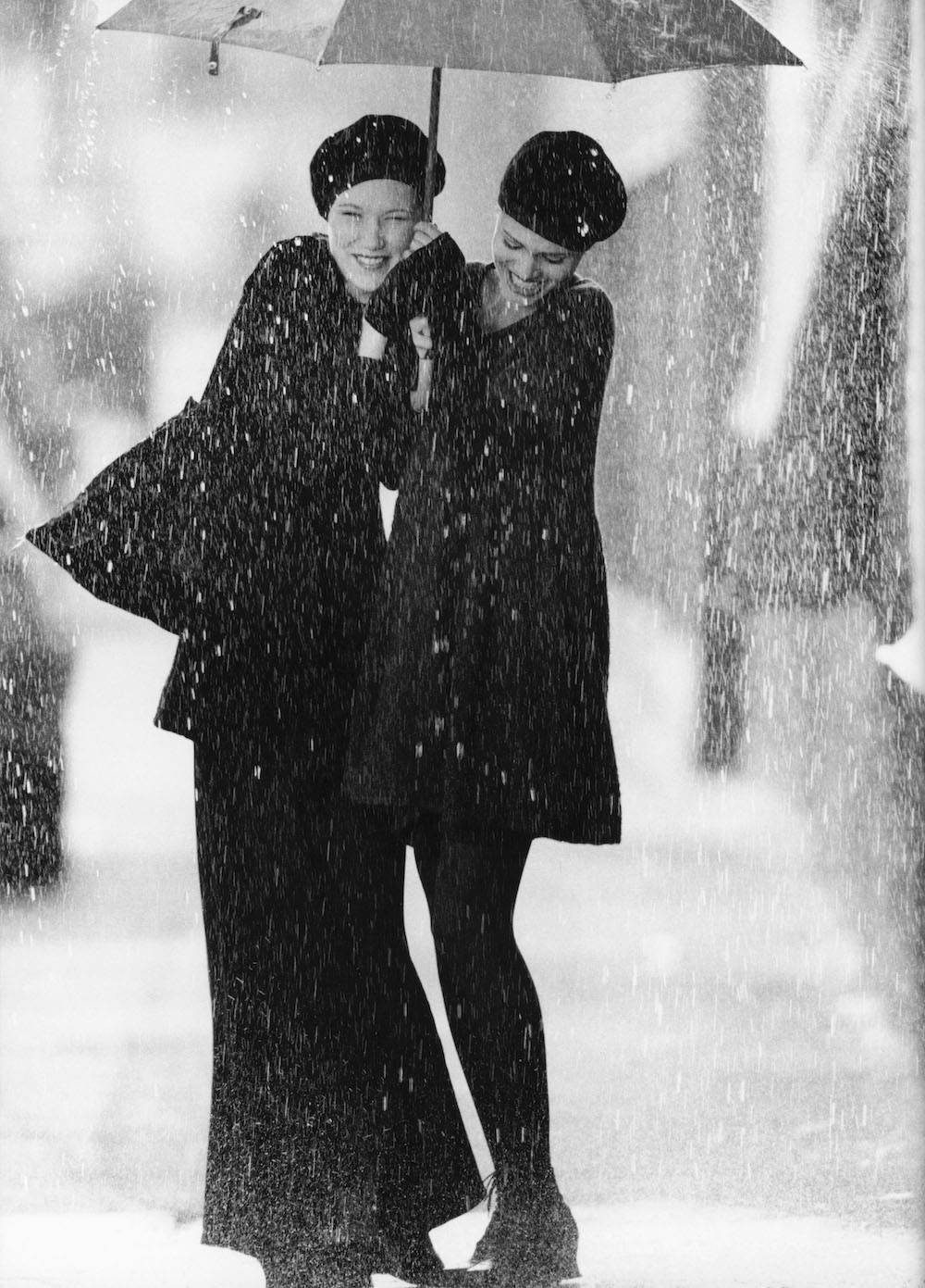 (Fot. Emporio Armani jesień-zima 1994 / Aldo Fallai)