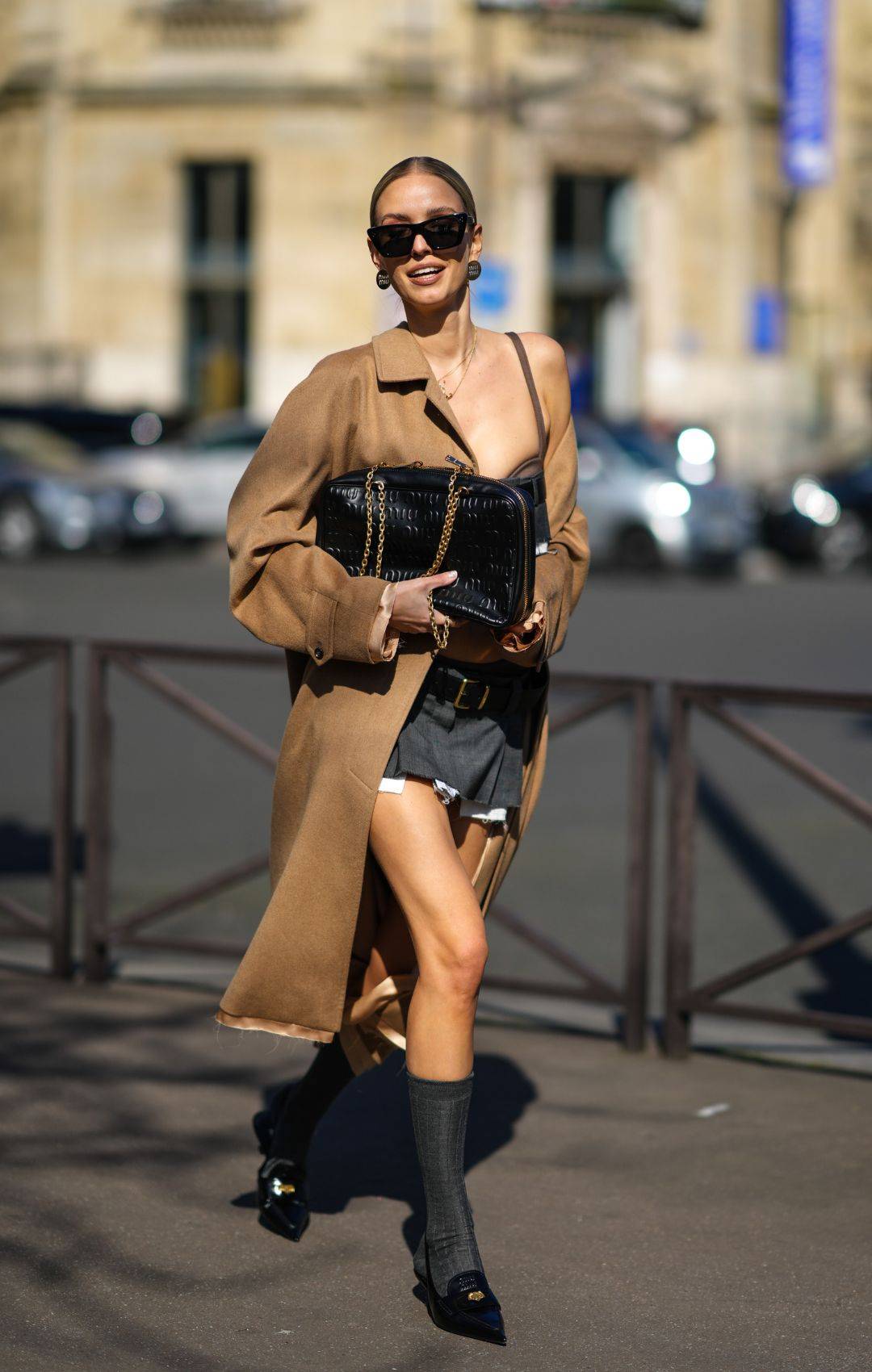 Buty na kaczuszce w trendach na lato 2023. Wybieramy najmodniejsze kitten heels (Fot. Getty Images)