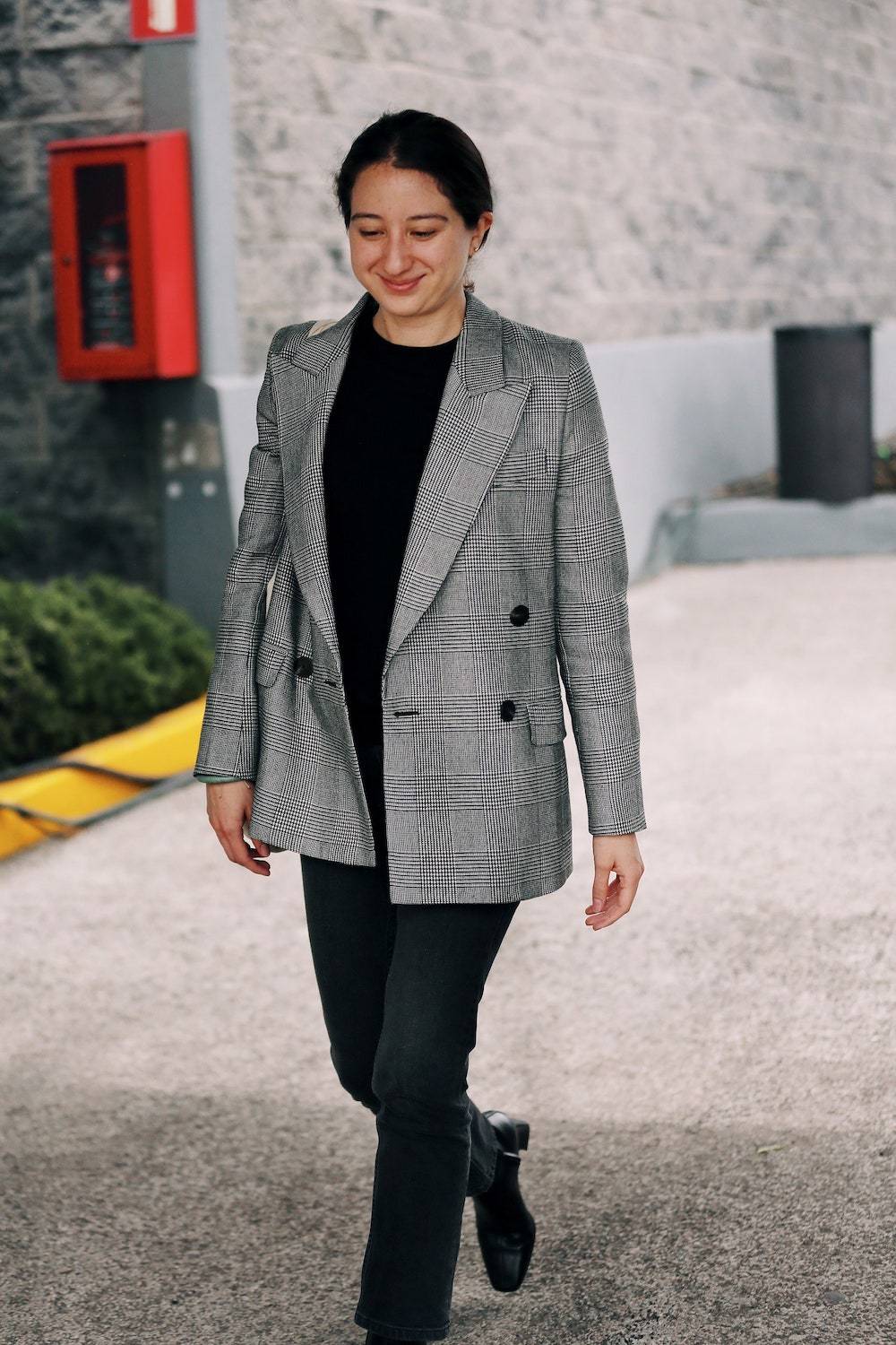 Meksykański street style nie zostawia wątpliwości: klasyczna marynarka to doskonały wybór, by zawsze prezentować się szykownie (Fot. Phil Oh)