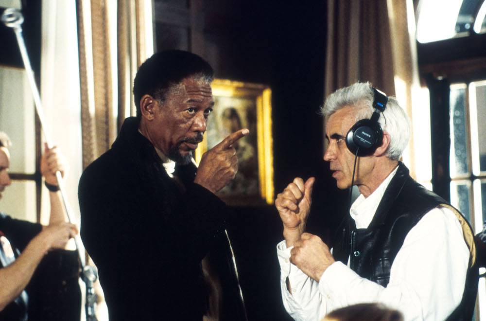 Morgan Freeman i Lee Tamahori na planie filmu W sieci pająka (Fot. Getty Images)