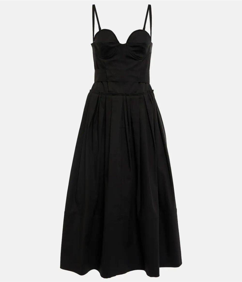 Mała czarna sukienka na lato 2023 Proenza Schouler, przeceniona na ok. 3000 zł (Fot. materiały prasowe)