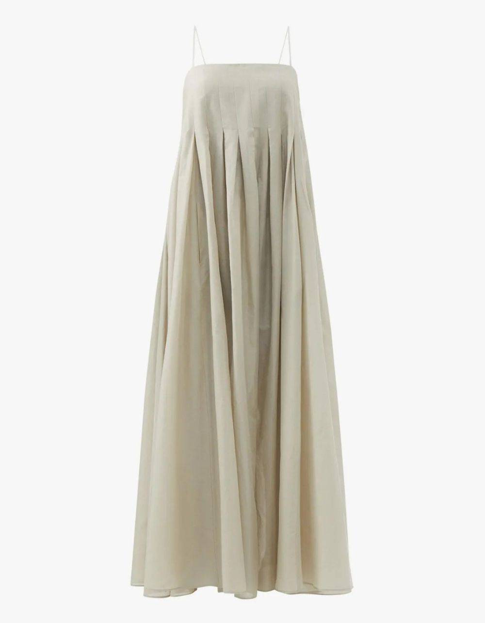 Beżowa sukienka na lato 2023 Raey, ok. 2090 zł (Fot. materiały prasowe)