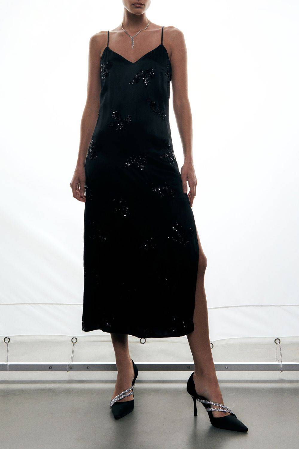 Czarne sukienki karnawałowe, modne sukienki karnawałowe, Reserved, 199,99 zł (Fot. materiały prasowe)