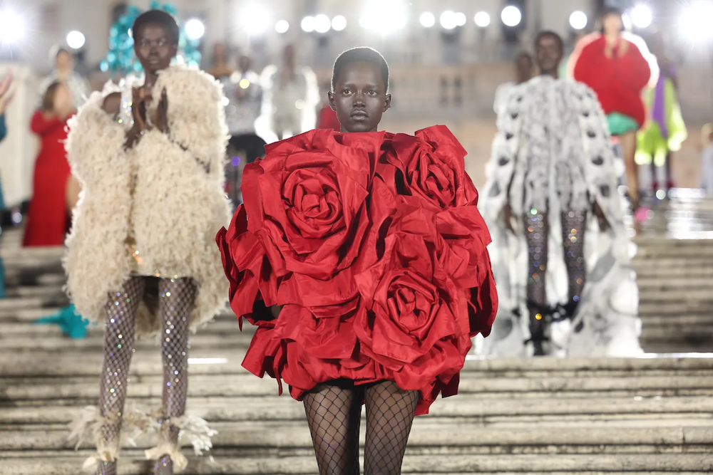 Valentino „The Beginning”, haute couture jesień-zima 2022-2023 (Fot. Getty Images)