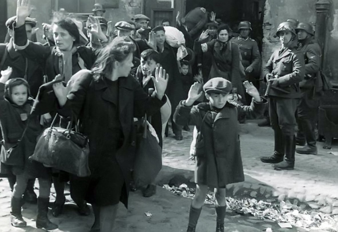 Zagłada getta w Warszawie (Fot. JAN BIELECKI, EAST NEWS)